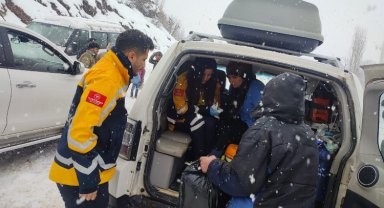 Batman Sason'da köydeki hastaya 10 saatte ulaşıldı