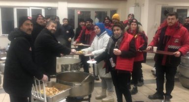 Bursa Gürsu ekibi Kahramanmaraş'ta sahra aşevi kurdu