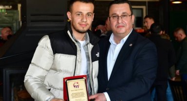 Bursa Mustafakemalpaşa'da Başkan'dan yerel destekçilere ödül