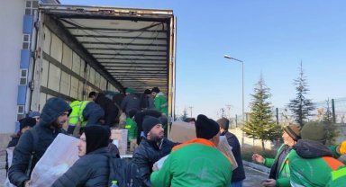 Bursa Osmangazi'nin gönüllü personel deprem bölgesinde