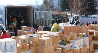 Çankaya'dan 70 araçlık yardım malzemesi