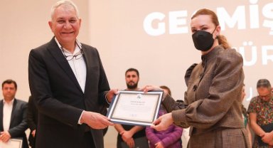 Deprem bölgesinden dönen DEÜ ekibine teşekkür belgesi