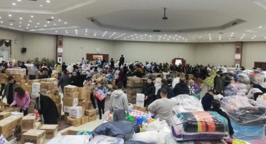 Deprem yaşayan Gölcük'te yardım seferberliği