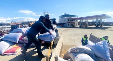 Depremzede çiftçilere yem desteği