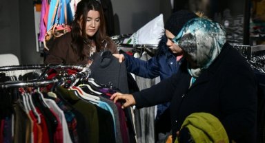 Depremzedeler için 'ihtiyaç mağazası' kuruldu