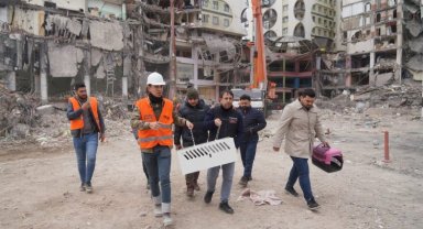 Diyarbakır'da 'ağır hasarlı' binadan kurtarılan kedi sayısı 8 oldu