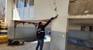 Hasarlı binalar tespit ediliyor