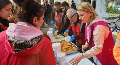 Hatay Defneliler'den İzmitlilere selam