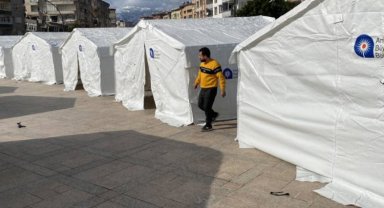 Hatay'da çadırlar ve aşevi depremzedeler için
