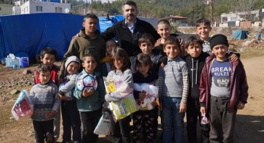 Hatay'da depremzede çocuklara 'Yıldırım' moral