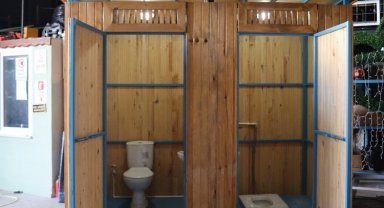 İzmit, Adıyaman'daki çadırkente mobil tuvalet üretiyor