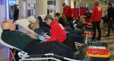 Kan stoğuna Gölcük'ten destek