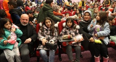 Kayseri Kocasinan'dan depremzedelere ziyaret