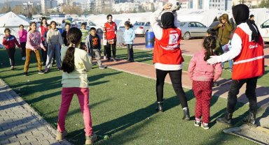 Kızılay'dan afet bölgelerinde 'çocuk dostu' hizmetler