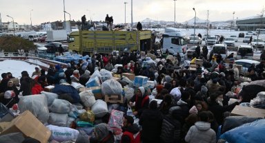 Konya Selçuklu'dan dayanışmaya 52 tır dolusu destek