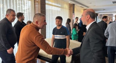 Konya'da başkanlar depremzede ailelerle buluştu