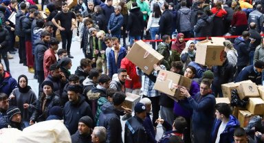 Konya'dan deprem bölgesine 123 tır yardım