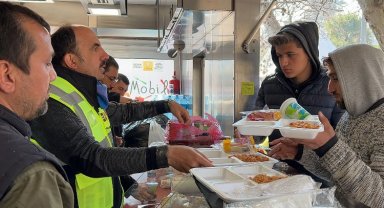 Konya'dan Hatay'a günlük sıcak yemek desteği