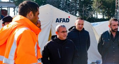 Kütahya Belediye Başkanı deprem bölgesinde