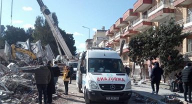 Manisa depremzedelerin yanında