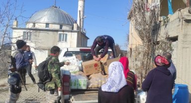 Manisalıların yardımları deprem bölgesinde dağıtılıyor
