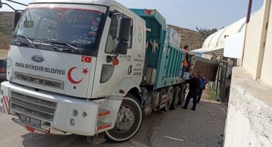 Manisa'nın gıda kamyonu Hatay'a ulaştı