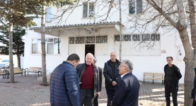 Memduh Büyükkılıç'tan depremzedelere ziyaret