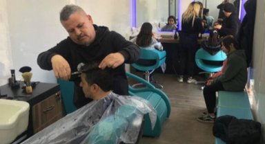 Mobil kuaför depremzedelerin hizmetinde