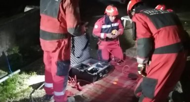 Muğlalı ekipler Hatay'da bir aileyi daha sağ çıkardı