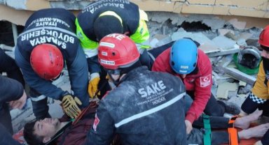 Sakarya ekipleri hayat kurtarmaya devam ediyor