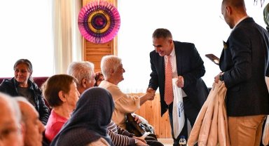 ABB yaşlılara saygıyı unutmuyor