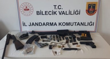 Bilecik Pazaryeri'nde yasa dışı silah ticaretine Jandarma engeli!