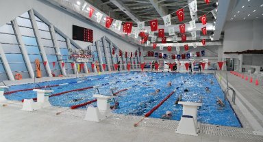 Çayırova'da iftar sonrası ücretsiz havuz keyfi
