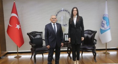 Çiğdem Karaaslan'dan Memduh Büyükkılıç'a ziyaret