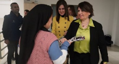 Düzce'de depremzede kadınların 8 Mart'ı kutlandı