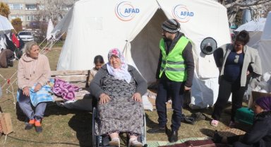 Gaziantep'ten engelli depremzedelere medikal destek