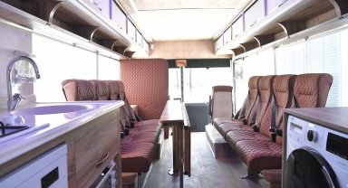 Hurda otobüsten doğal afet konaklama aracı