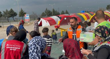 İzmit'in Kahramanmaraş'taki 'çadırkent'inde yaşam başladı