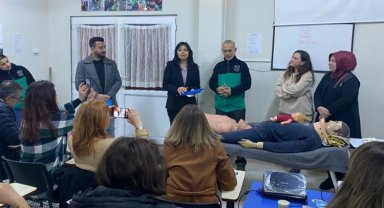 İzmit'te İYİ Partili üyelere GESOTİM'den deprem eğitimi