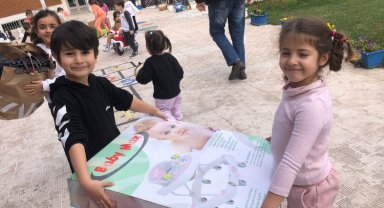 Kendileri küçük yürekleri büyük