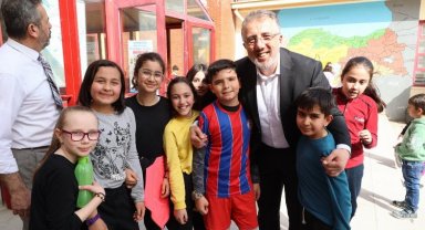 Nevşehir Belediyesi'nden okullara 51 bin kitap desteği