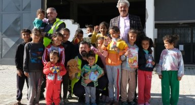 Oyuncaklar depremzede çocukların ilacı