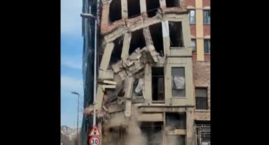 Beyoğlu'nda çöken bina ile ilgili İBB'den isyan