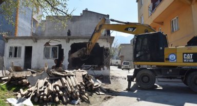 Bursa Yıldırım'da 137 kaçak yapı yıkıldı