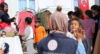 Çocuklara bayram sevinci için ürettiler