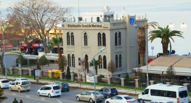 Deniz manzarası eşliğinde ders çalışma imkanı