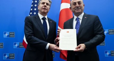 Finlandiya'nın NATO onayı ABD'ye teslim edildi