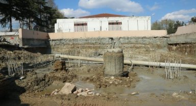 Gölcük Hükümet Konağı'nda yapım çalışmaları sürüyor