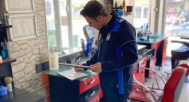 İnegöl'de ramazan denetimlerinde sıra berberlerde