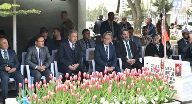 Kayseri protokolünden şehitlik ziyareti